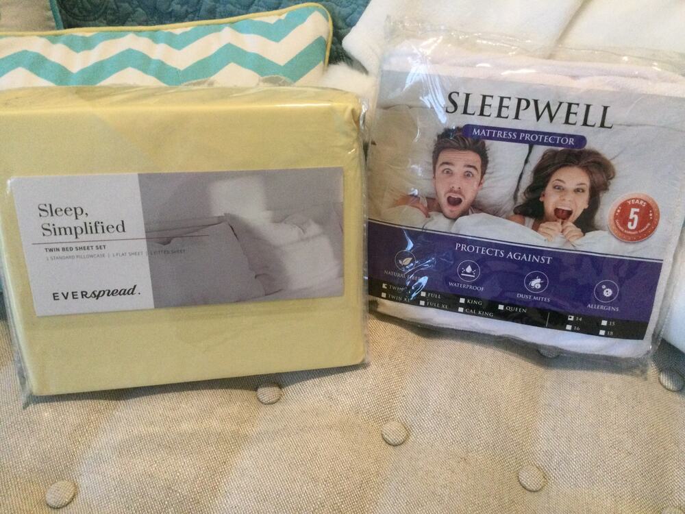 Twin size Bedding Sheet Set and Mattress Protector NEW